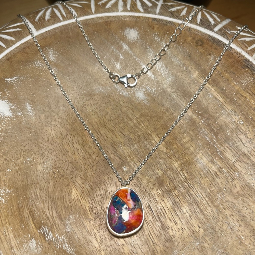 NWOT Spiny Oyster Pendant 925 Sterling Silver Necklace